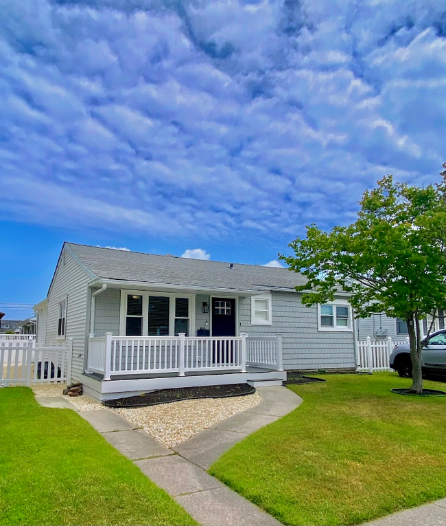 213 E Syracuse Ave in Wildwood Crest, NJ - Building Photo - Building Photo