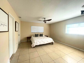 240 2nd Rd in Key Largo, FL - Building Photo - Building Photo