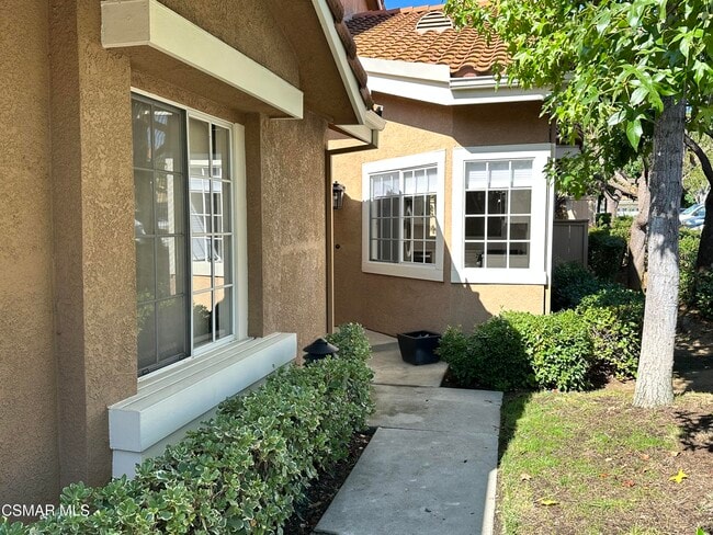 4895 Martona Dr in Oak Park, CA - Building Photo - Building Photo