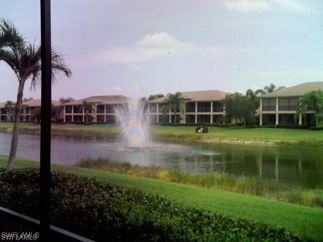 713 Regency Reserve Cir in Naples, FL - Foto de edificio