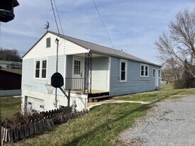 41 Lick Hollow Rd in Greeneville, TN - Building Photo
