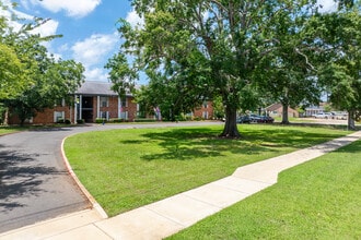 The Colonial Apartments in Nacogdoches, TX - Building Photo - Building Photo