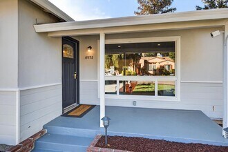 18732 Afton Ave in Saratoga, CA - Foto de edificio - Building Photo