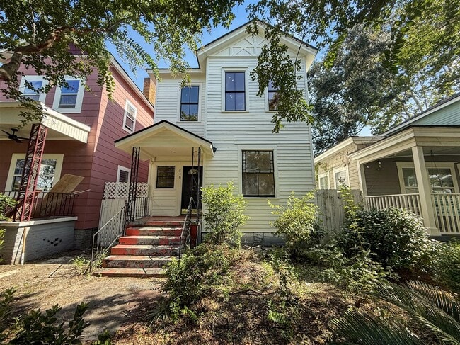 property at 518 E 33rd St