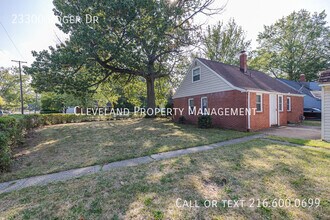 23300 Roger Dr in Euclid, OH - Building Photo - Building Photo