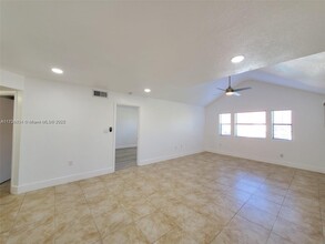 15591 SW 105th Terrace in Miami, FL - Building Photo - Building Photo