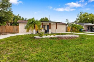 5384 56th Ave N in St. Petersburg, FL - Building Photo - Building Photo