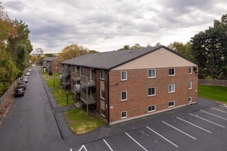 Flats at Merrill Pond in Worcester, MA - Building Photo - Building Photo