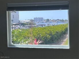1320 Blue Point Ave in Naples, FL - Building Photo