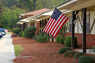 Windsor Apartments in Albany, GA - Building Photo - Building Photo