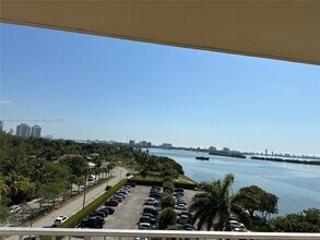 880 NE 69th St in Miami, FL - Building Photo - Building Photo
