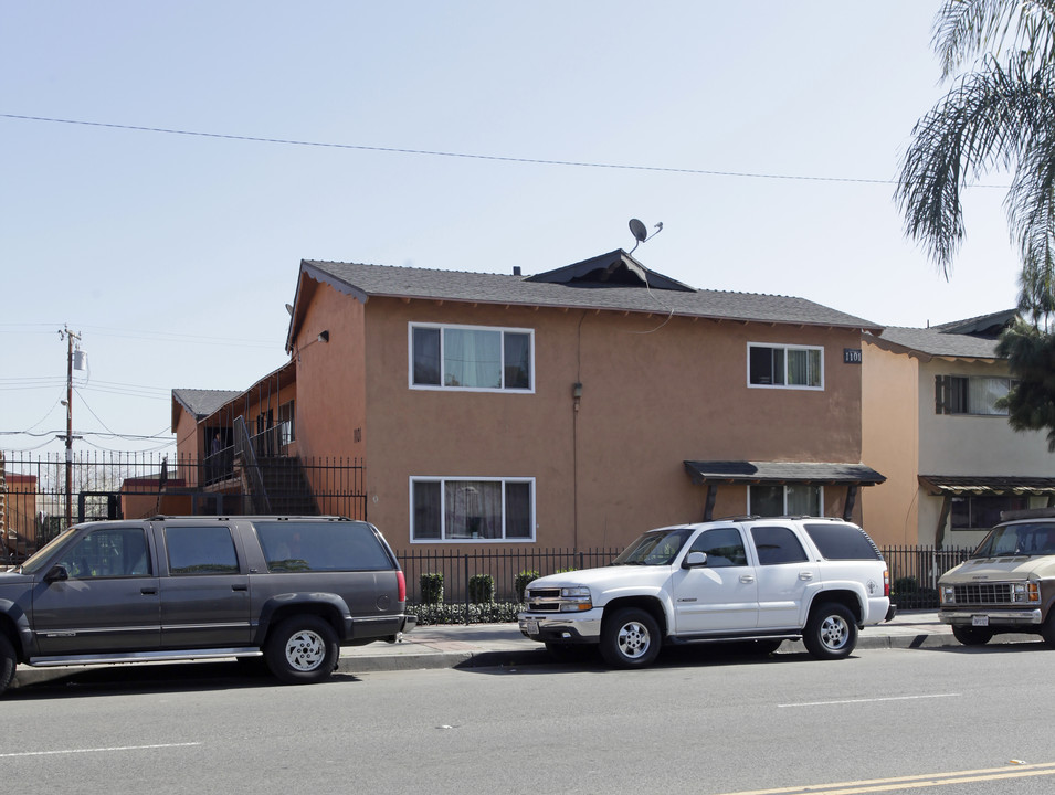 1101 S Standard Ave in Santa Ana, CA - Foto de edificio