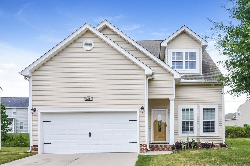 1238 Braemar Highland Dr in Zebulon, NC - Building Photo