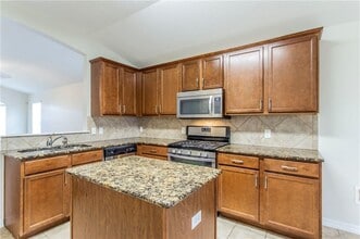 3712 Nightjar View Terrace in Pflugerville, TX - Foto de edificio - Building Photo