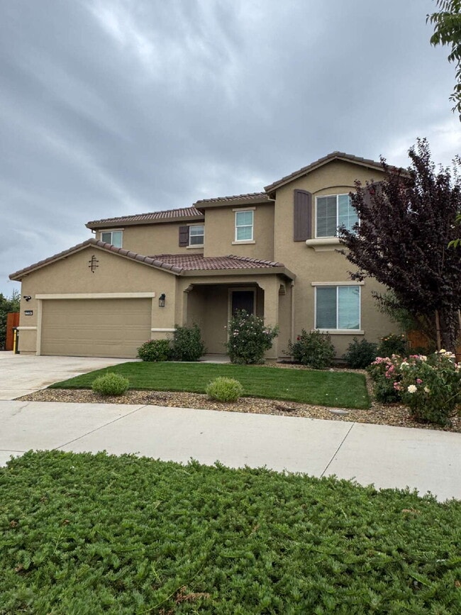 2504 Creekview Dr in Merced, CA - Building Photo - Building Photo