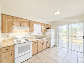 5816 Charlton Dr in Lakeland, FL - Building Photo - Building Photo