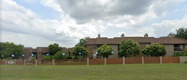 653 TX-337 Loop in New Braunfels, TX - Foto de edificio - Building Photo