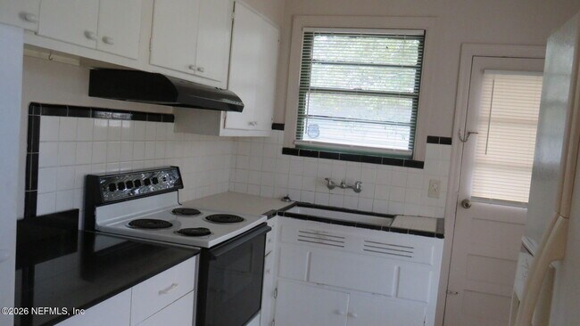 4566 Plymouth St in Jacksonville, FL - Building Photo - Building Photo