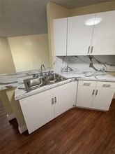 6272 NW 186th St in Hialeah, FL - Building Photo - Building Photo