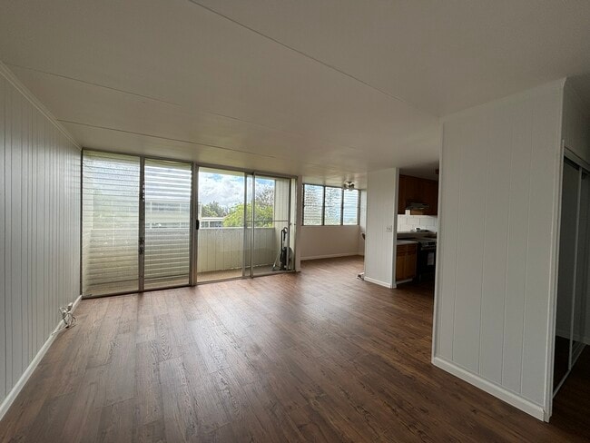 property at 95-31 Kuahelani Ave