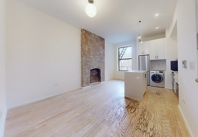 472 Central Park W in New York, NY - Building Photo - Building Photo