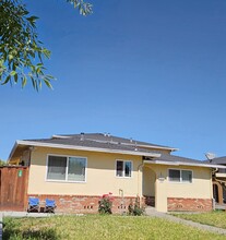 40783-40793 Max Dr in Fremont, CA - Foto de edificio - Building Photo