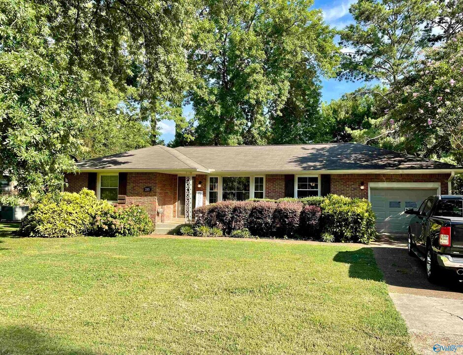 2105 Hansel Ave SW in Huntsville, AL - Building Photo