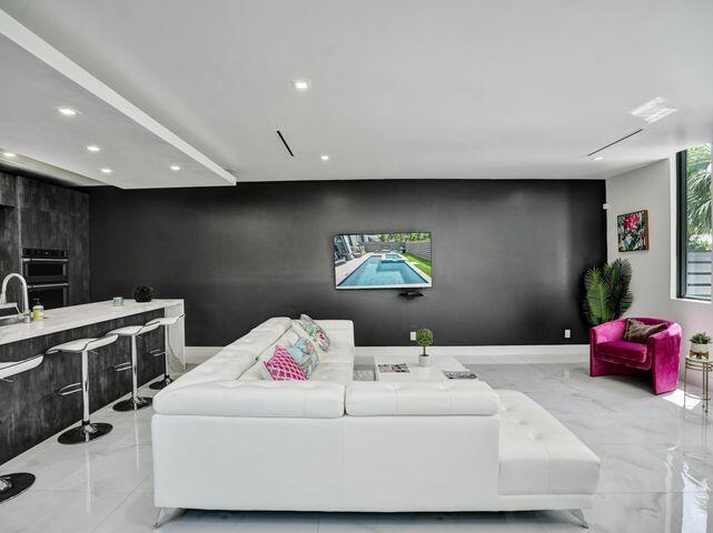 2514 NE 21st St in Fort Lauderdale, FL - Building Photo