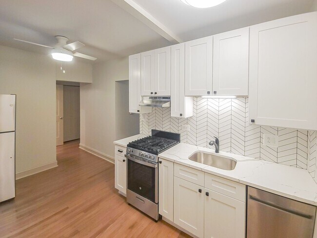 5951 N Paulina St, Unit 1W in Chicago, IL - Building Photo - Building Photo