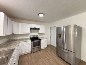 206 Covina Ave in San Antonio, TX - Foto de edificio - Building Photo