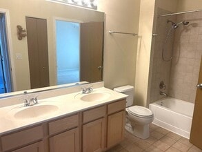 3184 Impressions Dr in Lake In The Hills, IL - Building Photo - Building Photo