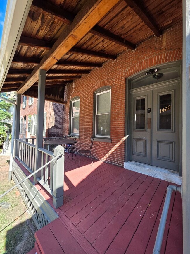 property at 1420 N Van Buren St