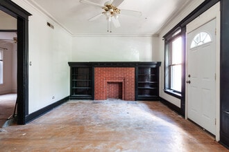910 W Belle Plaine Ave, Unit 1 in Chicago, IL - Building Photo - Building Photo