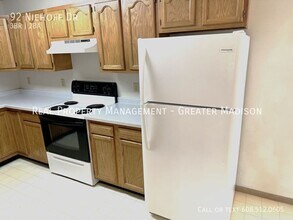 92 Niehoff Dr in Fall River, WI - Building Photo - Building Photo
