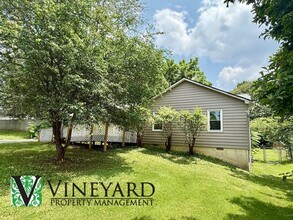 1194 Broward Dr in Marietta, GA - Building Photo - Building Photo