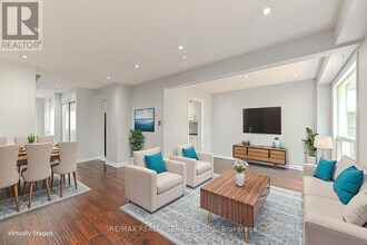 110 Heathcliffe Square in Brampton, ON - Building Photo - Building Photo