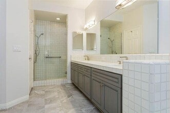 4338 Redwood Ave in Marina Del Rey, CA - Foto de edificio - Building Photo