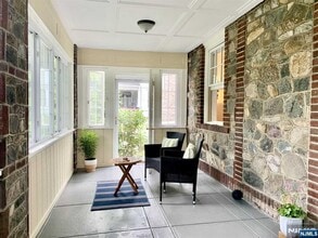 211 Kenilworth Rd in Ridgewood, NJ - Building Photo - Building Photo