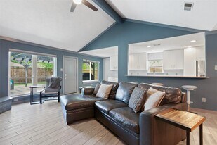 5839 Toddington Rd in Humble, TX - Building Photo