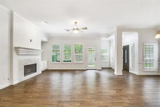 30 Vista Cove Cir in Spring, TX - Building Photo - Building Photo