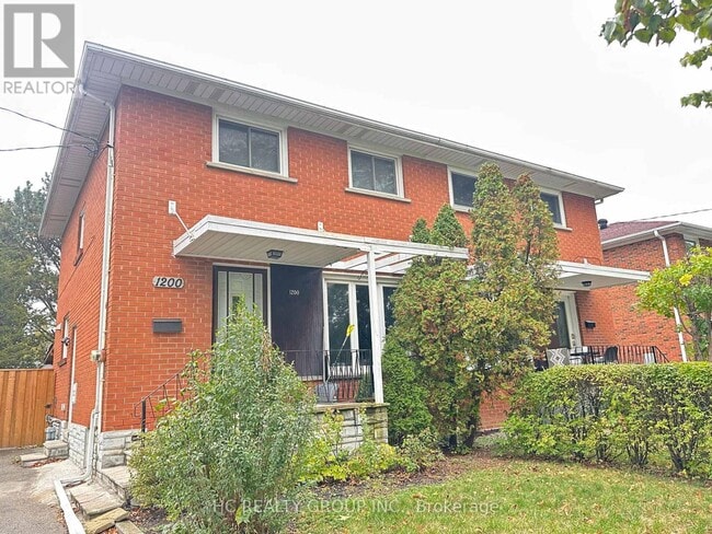 property at 1200 Kingsholm Dr