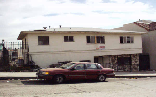 2622 S Manhattan Pl in Los Angeles, CA - Building Photo