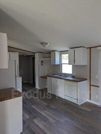 100 Forest Manor Dr photo'