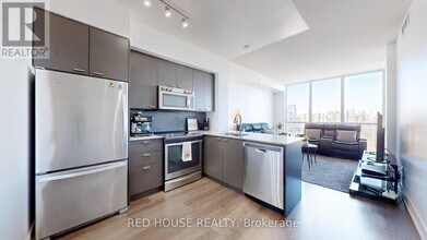 88 Sheppard Ave E in Toronto, ON - Building Photo - Building Photo