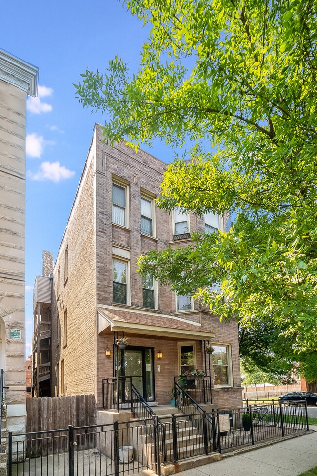 property at 1224 N Washtenaw Ave