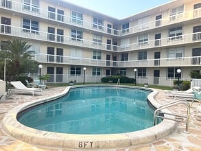 1131 SE 4th St in Boynton Beach, FL - Building Photo - Building Photo