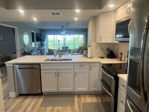 200 Stevens Landing Dr in Marco Island, FL - Building Photo - Building Photo