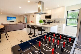 830 SW 14th Ct in Fort Lauderdale, FL - Building Photo - Building Photo