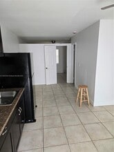 2450 Jackson St in Hollywood, FL - Foto de edificio - Building Photo