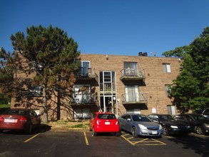 Oak Harbor Apartments in Cincinnati, OH - Building Photo - Building Photo